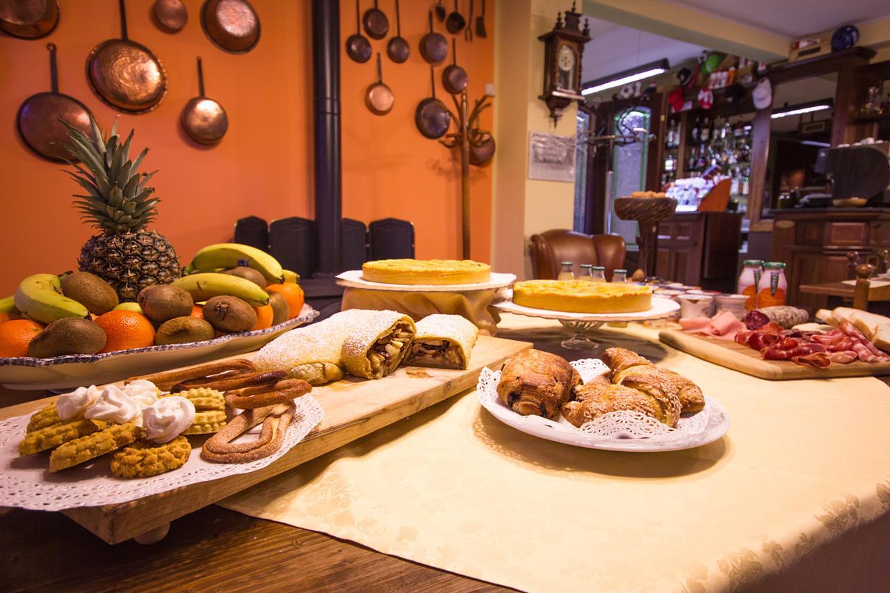 Ristorante Buasca Hotel Cuorgne Ngoại thất bức ảnh